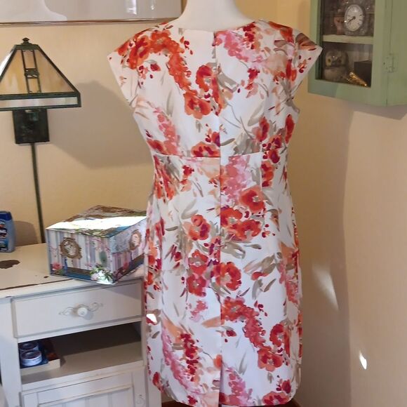 Liz Claiborne Peach and Cream Floral Dress - Picture 5 of 10
